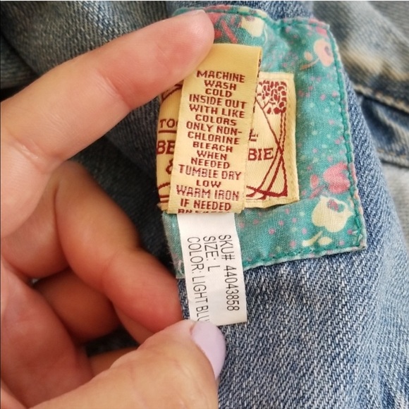 A&F | HOST PICK 🎉 Vintage Jean Jacket - Picture 4 of 7